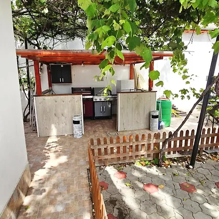 Beatrix Guest house