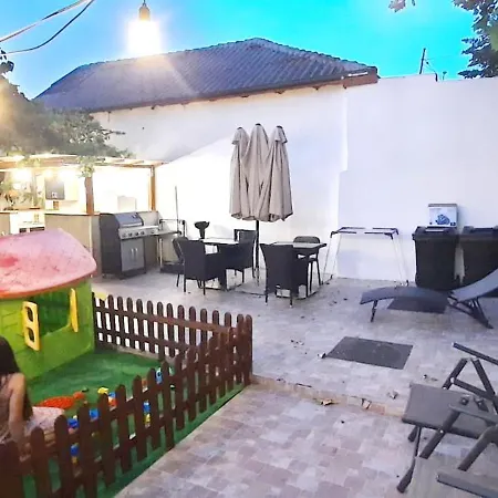 Beatrix Guest house *